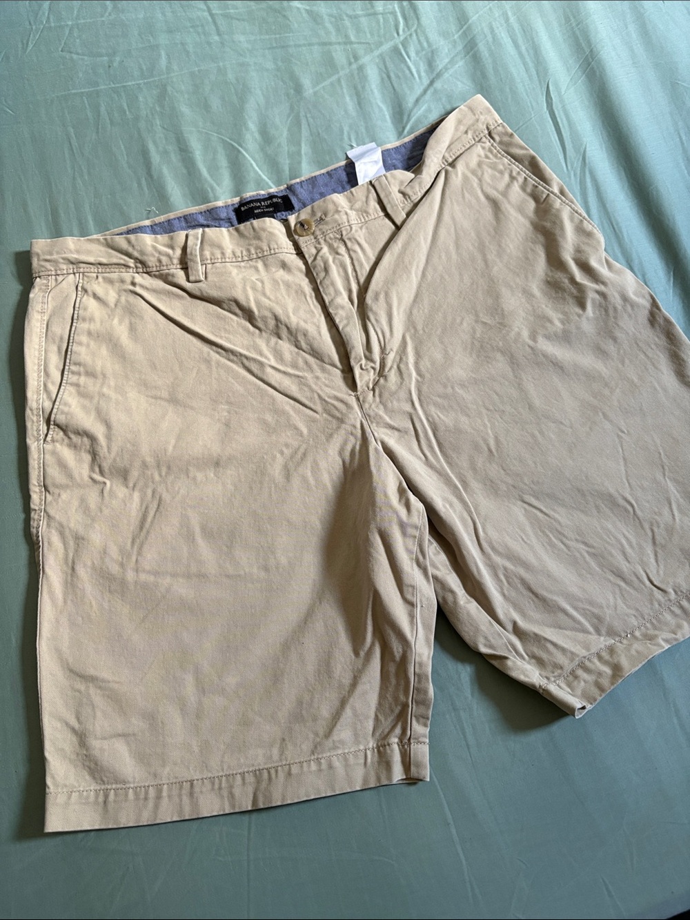Banana Republic Men’s Tan Flat-Front Shorts